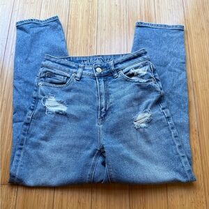 American Eagle Women's Light Wash High Waisted Straight Leg Mom Jeans